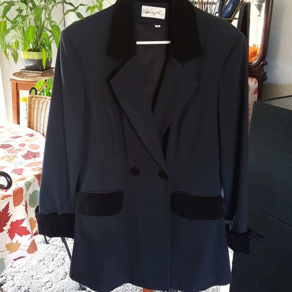 Black Blazer w/velvet Collar